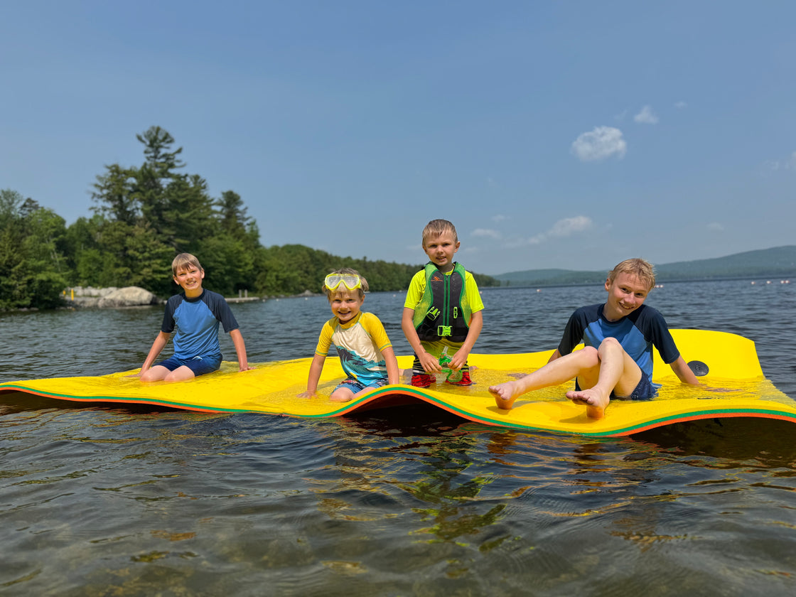 Floating Mat - Lily Pad - Water Mat - Floating Mat for Lake, High Density Tear-Resistant XPE Foam with a 16.4' Elastic Bungee Tether for Lake, Beach, Ocean, Pool